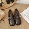 Mocasines de suela blanda estilo nuevo moda otoño e invierno cómodos zapatos pequeños de cuero Mary Janes para mujer estudiantes 2026 versátiles