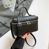 2025 Nova Bolsa Quadrada Pequena de Mão Estilo Coreano Moda Temperamento Bolsa Transversal Feminina Linda Bolsa Transversal