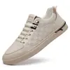 Sapatos de lona de verão masculinos respiráveis brancos casuais esportivos versáteis masculinos modernos sola macia sapatos masculinos em estoque atacado
