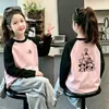 Camiseta Estilosa de Pelúcia com Manga Raglan Longa para Meninas Novo Estilo Outono/Inverno Camada Base para Meninas Pequenas Top com Gola Redonda para Crianças de Tamanho Médio e Grande