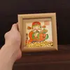 Novo Modelo 2026 Ano do Cavalo Ornamento Auspicioso Pequeno para Mesa, um Presente Essencial para Colegas, Decoração de Porta-Retrato 3D Vazado com Acessórios de Lingote