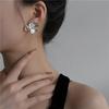 Diseño de Nicho Coreano Pétalos Metálicos Estilo Frío Florales Pendientes Grandes Tridimensionales Pendientes para Mujeres Fábrica Mayorista