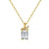 Collar Cruzado Exclusivo de Plata de Ley 925 Chapado en Oro de 14K para Mujer con Colgante Rectangular de Esmeralda y Moissanita