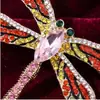Broche de libélula de aleación de diamantes de imitación de color de alta calidad para ropa de mujer, ramillete de escote fijo antiluz, pin de moda que combina con todo