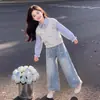 Moletom tipo polo falso de duas peças personalizado estilo coreano para primavera e outono para meninas, conjunto casual jeans de duas peças com design moderno