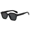 Nuevas gafas de sol cuadradas clásicas europeas y americanas para hombre y mujer, con detalles de remaches, modernas y versátiles, gafas de sol personalizadas para exteriores casuales