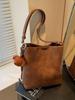 Bolso Grande de Mujer para Otoño e Invierno, Versátil Modelo Nuevo 2026, Bolso de Hombro Cruzado Sencillo, Bolso Cubo Retro de Moda