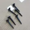 Clavos de ferrocarril hechos a mano para minería son fáciles de instalar, tienen una fuerte resiliencia general y no son propensos a aflojarse ni a desplazarse.