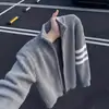 Cardigan Suéter de Tricô Americano com Três Barras Masculino Outono Corte Justo Toque de Luxo Estilo Preguiçoso Jaqueta Casaco com Zíper