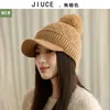 Nuevo Sombrero de Punto para Mujer de Invierno con Pico de Pato y Bola de Pelo de Conejo con Perlas, Protección para los Oídos, Caliente, Estilo Coreano, Versátil, Hace que la Cara se Vea Más Pequeña