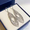 Pendientes de Gancho Metálicos con Diseño Calado de Rombo Brillante con Diamantes, Pendientes de Moda Personalizados con un Toque de Lujo Ligero y de Alta Gama para Mujer
