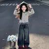 Conjunto casual estilo coreano 2026, nueva colección primavera/otoño, diseño moderno, atuendo de dos piezas con un top tipo cárdigan falso de dos piezas y jeans