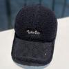Gorra de béisbol de invierno para mujer, estilo coreano, de moda, con letras bordadas, informal, con visera de piel de cordero y diamantes de imitación para todo tipo de ocasiones.