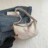 Bolso de Mano Tipo Dumpling con Bordado de Mariposa de Moda para Mujer 2025 Nuevo Verano Simple Casual Elegante para Viajar al Trabajo Bolso de Hombro Cruzado