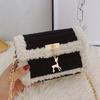 Bolso Tejido a Mano Regalo DIY Bolso de Material Casero para Novia y Mejor Amiga Malla Lana Coral de Terciopelo Bolso Cruzado
