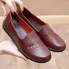 Zapatos de madre de cuero suave genuino White Pillow Crane con suelas de goma blanda, zapatos planos sin cordones para mujeres de mediana edad y mayores, zapatos de abuela