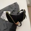 2025 Nueva Moda Otoñal Tendencia Bolso Dumpling para Mujer, Lindo Retro Simple Casual Diseño de Nicho Bolso de Hombro