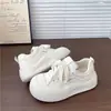 Zapatos Blancos de Suela Gruesa Tipo Pan para Niñas, Combinan con Faldas, Nuevos 2026 Versátiles de Cabeza Grande Puntera Redonda de Moda Rápida Zapatos Casuales de Plataforma