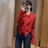 Camisa roja de diseño exclusivo, versátil, elegante, favorecedora y cómoda para mujer, principios de primavera 2026, perfecta para el año zodiacal