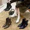 Botas Femininas de Bico Fino Curtas 2026 Outono/Inverno Botas de Salto Fino Salto Alto Botas Emagrecedoras Botas Chelsea Botas Curtas de Cano Curto para Mulheres