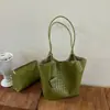 Bolsa de Viaje de Alta Gama para Mujer Versátil 2026 Nuevo Diseño de Marca Pequeña Bolso de Hombro Único Bolso Tote Retro para el Trabajo