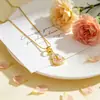 Colar único de cabaça do Ano do Cavalo para mulheres, madrepérola com design de gota de óleo, corrente versátil para a clavícula com atmosfera de Ano Novo
