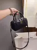 Bolso de bolos de diseño de nicho para mujer, de alta gama, elegante y a la moda, bolso bandolera combinable con todo, bolso de almohada.