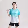 Conjunto Esportivo Casual de Verão para Homens e Mulheres, Solto para Corrida, Secagem Rápida, Seda de Gelo, Moda, Manga Curta, Roupa Fitness, Camiseta de Gola Redonda