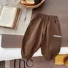 Conjunto de primavera para meninos 2026 novo estilo colete suéter de cachorrinho camisa xadrez calça lanterna conjunto de três peças para meninos