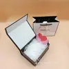 Caixa de Presente para o Dia dos Namorados Chinês com Tampa Flip-Top Magnética, Batom, Perfume, Base Cushion, Embalagem de Maquiagem com Estampa Dourada, Caixa de Conjunto de Presente e Bolsa de Presente de Mão