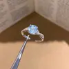 Anillo abierto de gota de agua de circón transfronterizo, versátil y elegante para ir al trabajo, anillo exquisito y único para el dedo índice, lujo ligero con un toque de alta gama