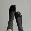 Zapatos Planos de Ballet Blancos de Piel de Cordero Súper Suaves con Pliegues para Mujer 2026 Estilo Nuevo Boca Baja Zapatos de Pie de Cerdo con Punta Dividida Zapatos Individuales Retro