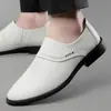 Nuevos Zapatos de Cuero Calados de Verano para Hombre, Calzado Formal de Negocios, Zapatos Casuales Estilo Británico, Mocasines Transpirables y de Moda sin Cordones