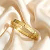 Nuevo Pulsera de Tornillo Rayada a Precio Especial para Mujer, Moda Europea y Americana, Lujo Ligero, Joyería Rayada de Gama Alta de Nicho al por Mayor