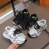 Sapatos de Menina 2026 Novo Estilo Primavera/Outono Sapatos de Menino Sapatos Esportivos Primavera/Verão Sapatos Estilo Pai Infantil Sapatos de Malha para Bebê Crianças Maiores
