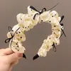 Faixa de Cabelo Bege com Bolinhas e Laço para Mulheres, Presilha de Cabelo Estilo Princesa, Faixa Plissada Vintage, Pente de Cabelo com Topete Tendência