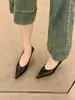 Zapatos de tacón para mujer de punta fina y corte bajo, nueva colección primavera/otoño 2025, zapatos elegantes estilo francés sin cordones para el trabajo y el trayecto