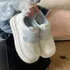 Zapatillas Mágicas Blancas para Mujer que Aumentan la Altura 2026 Nuevas de Primavera Casuales con Plataforma Ins Suela Gruesa Nicho Zapatos de Pan