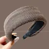 Diadema de lunares de alta gama coreana para mujer, diadema antideslizante de otoño e invierno, pinza para el pelo elegante para lavarse la cara, accesorio para el pelo versátil, venta al por mayor