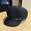 Novo Chapéu Octogonal de Camurça Retrô Feminino Outono Inverno Fivela de Couro Grande Circunferência da Cabeça Faz o Rosto Parecer Menor Temperamento Versátil Chapéu de Pintor Tendência