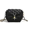 Bolsas Femininas 2026 Estilo Tendência Bolsa Transversal Inspirada na Chanel Acolchoada Versátil Bolsa de Corrente Elegante Bolsa de Ombro Pequena Quadrada