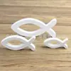 9 Conjuntos de Decorações de Peixe de Madeira, Decorações de Peixe Azuis e Brancas, Decorações de Mesa, Botões de Peixe de Madeira Vazados para Batismo, Madeira a Laser