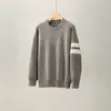 Suéter redondo estilo americano para hombre, nuevo modelo otoño 2026, bloques de color a rayas, corte holgado, tejido casual versátil para hombre