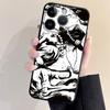 Aplicable a la funda de teléfono de una pieza de dibujos animados pintada a mano para iPhone 15
