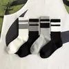 Calcetines de tripulación de algodón para hombre de primavera y otoño, Calcetines largos a rayas versátiles sin costuras, absorbentes de sudor y antipelusa para otoño e invierno