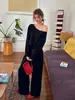 Traje coreano para mujer Otoño e Invierno Tops de manga larga holgados en la cintura Hombros descubiertos Hombro inclinado Sudaderas Pantalones casuales de pierna ancha