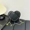 2026 Bolso Nuevo Retro Europeo y Americano con Remaches en Forma de Corazón para Mujer, Bolso Cruzado de Cadena de Moda Tendencia, Bolso de Hombro con Diseño de Nicho