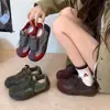 Zapatillas deportivas retro alemanas de entrenamiento de suela gruesa para aumentar la altura, versátiles, de suela blanda, casuales, nuevo otoño 2026, para mujeres menudas.