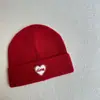 Gorro de Tricô em Formato de Coração para Mulheres, Novo Estilo Outono e Inverno 2025, Gorro Quente Protetor de Orelhas, Gorro Baggy Versão Coreana, Cinza