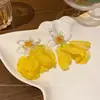 Pendientes Amarillos con Flores Estilo Vacaciones en la Playa para Mujer, Exagerados y Elegantes, Hacen que los Rostros Redondos Parezcan Más Delgados, Pendientes de Alta Gama y de Moda